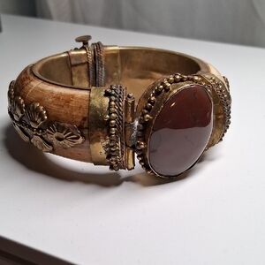 Elegant Brown and Gold Bracelet